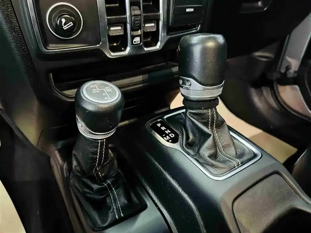 2019 Jeep Wrangler 2.0T Sahara 4-Door Version (China V Emission Standard) — миниатюра 17
