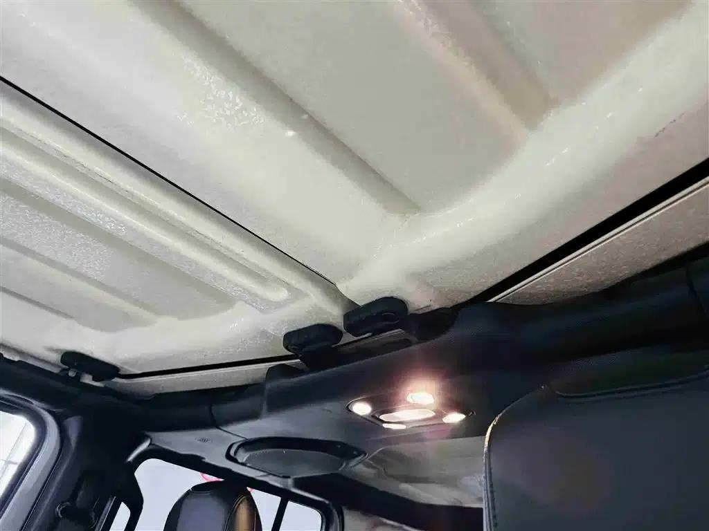 2019 Jeep Wrangler 2.0T Sahara 4-Door Version (China V Emission Standard) — миниатюра 19