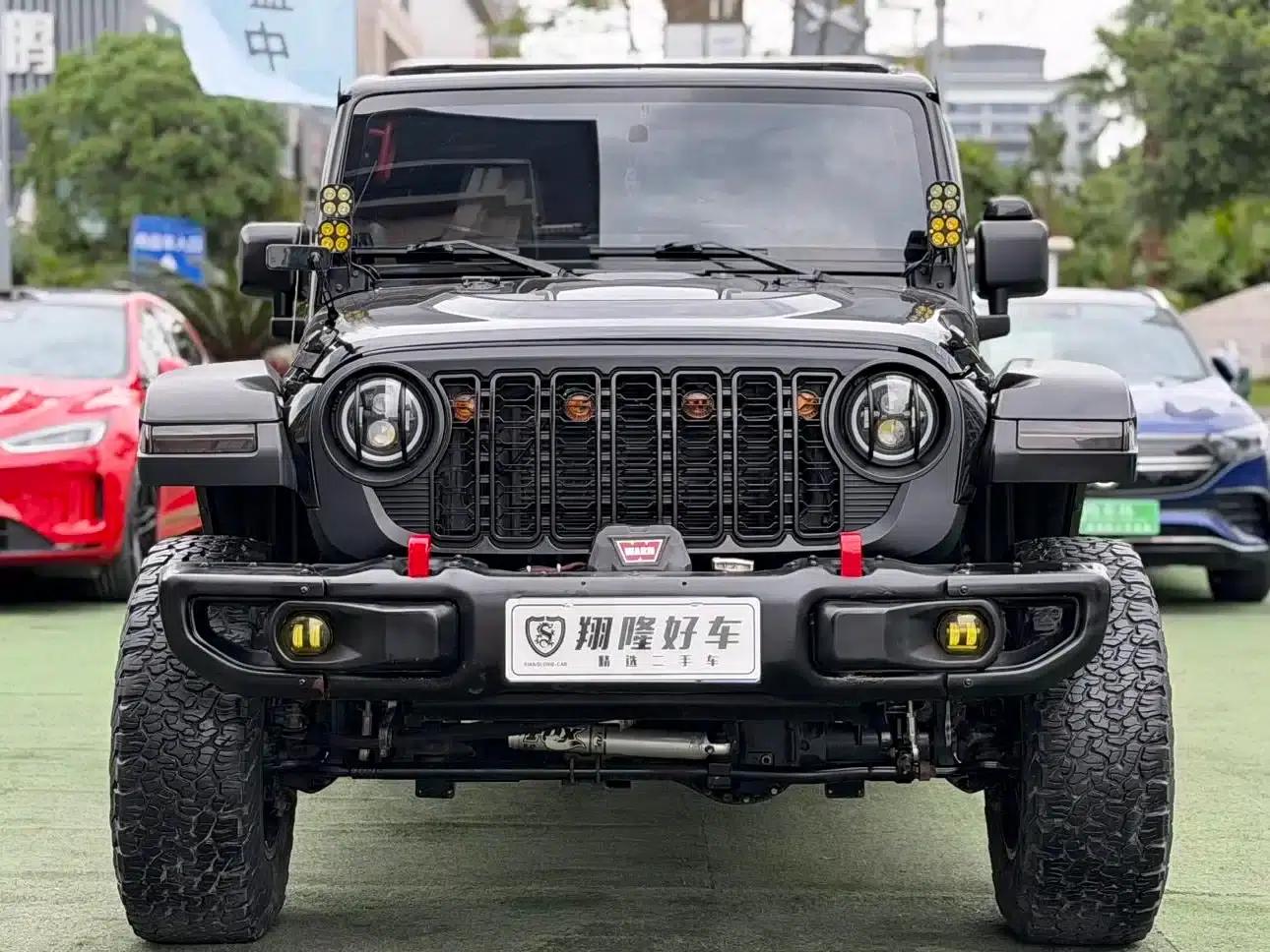 2013 Jeep Wrangler 3.6L Sahara 4-Door — миниатюра 2