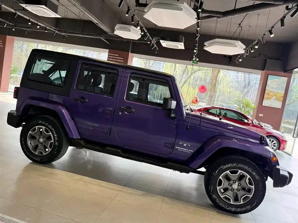2017 Jeep Wrangler 3.0L Sahara Four-Door Comfort Edition — миниатюра 2