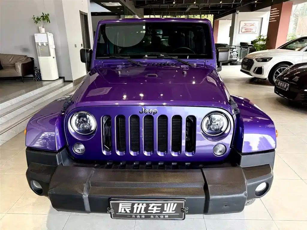 2017 Jeep Wrangler 3.0L Sahara Four-Door Comfort Edition — миниатюра 3