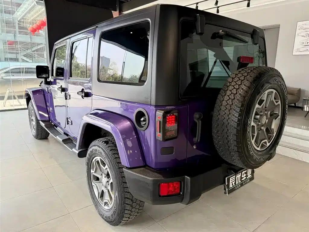 2017 Jeep Wrangler 3.0L Sahara Four-Door Comfort Edition — миниатюра 5