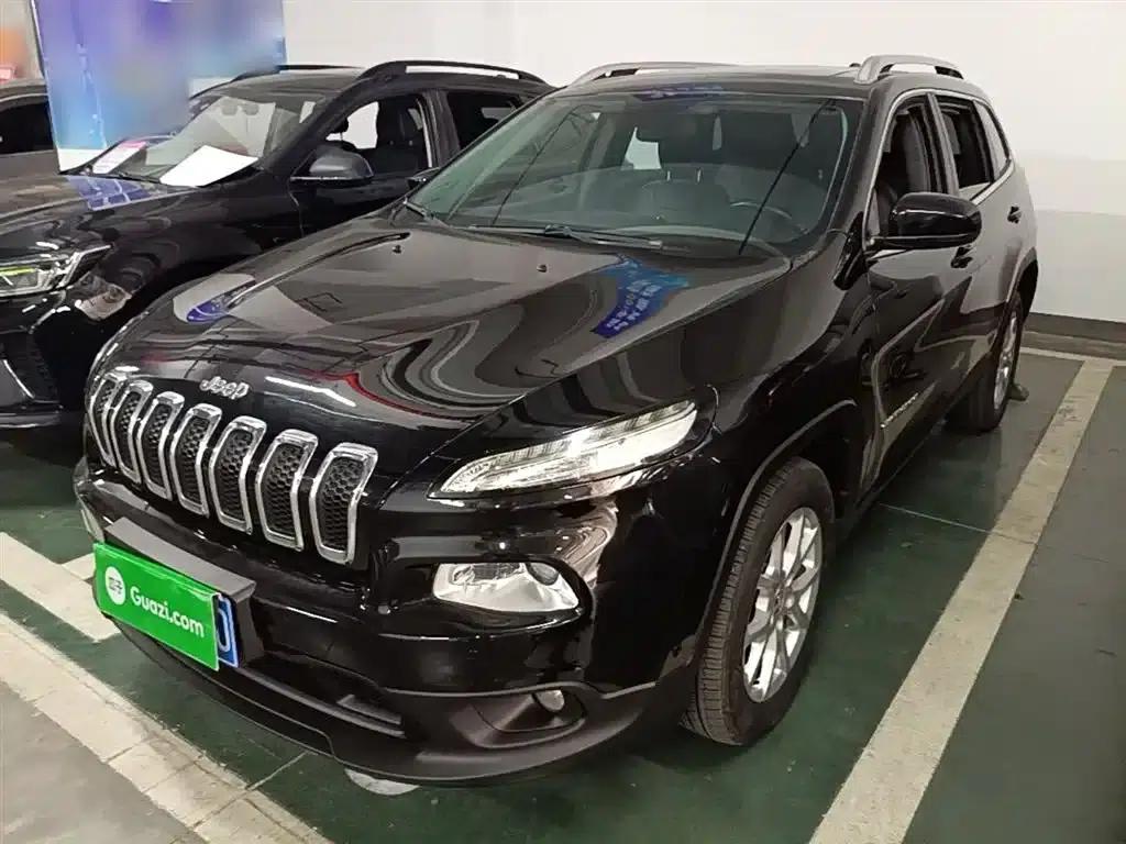 Jeep Cherokee 2016 2.0L Premium Edition — миниатюра 2