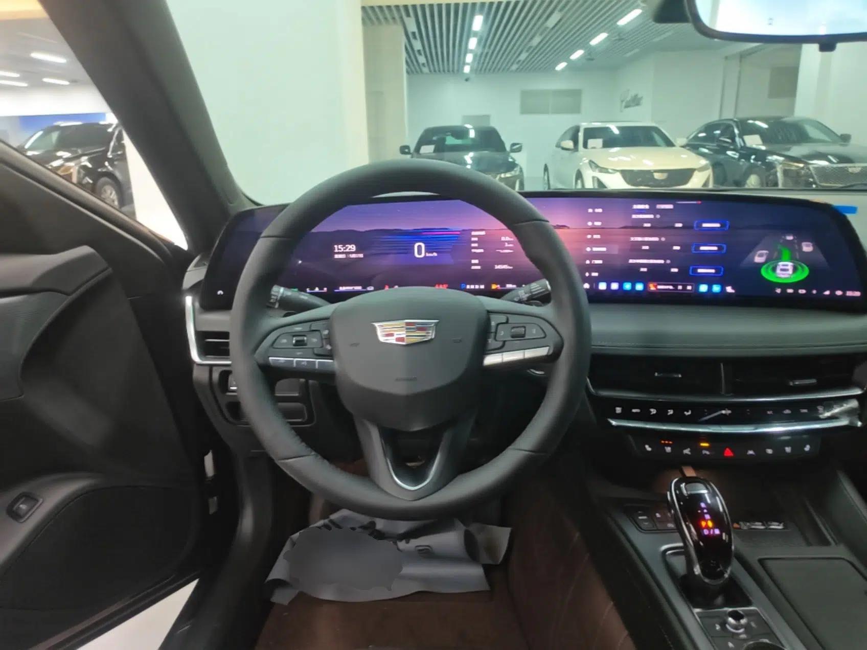 Cadillac CT5 2025 28T Track Performance Edition — миниатюра 14
