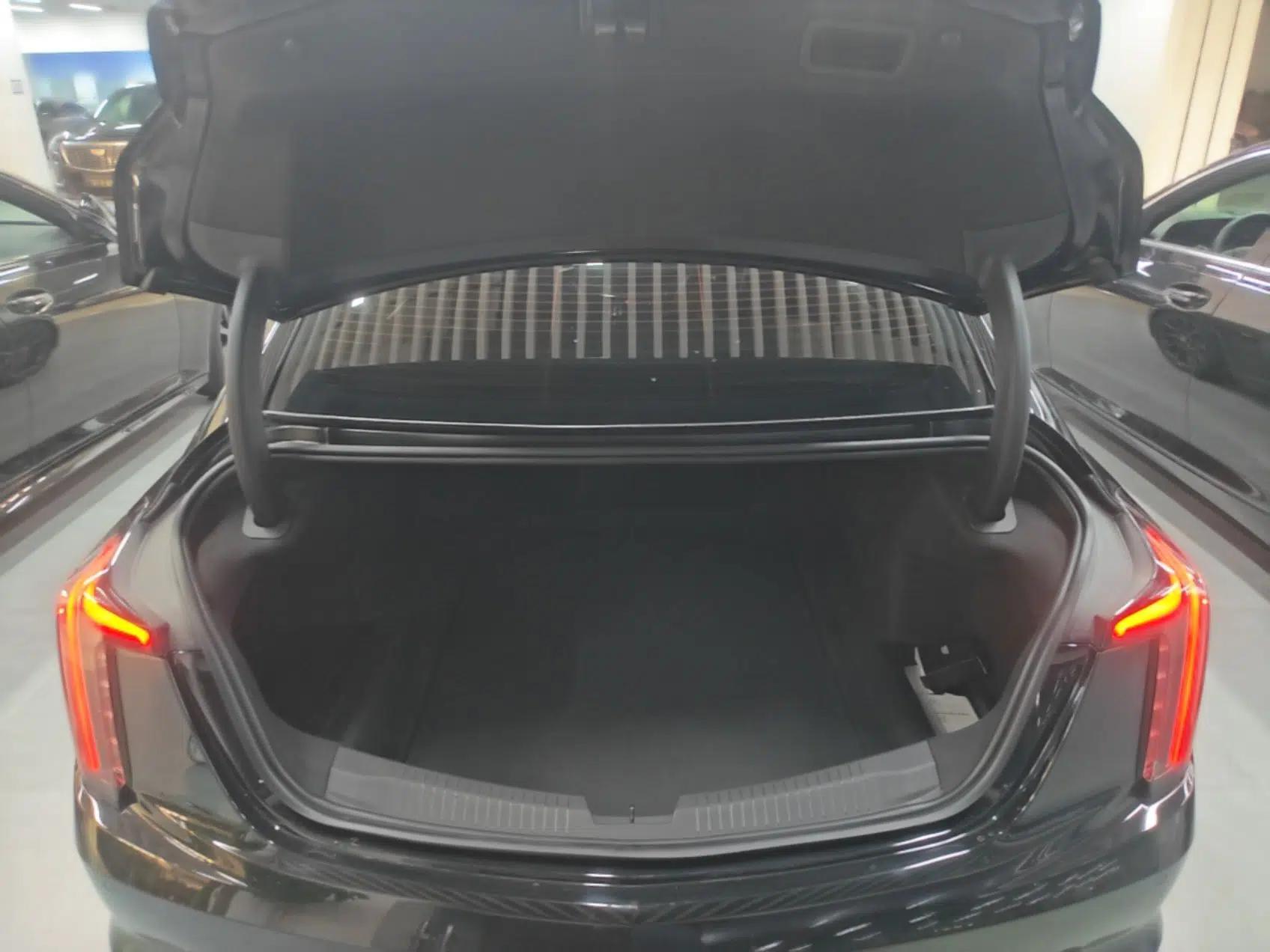 Cadillac CT5 2025 28T Track Performance Edition — миниатюра 22