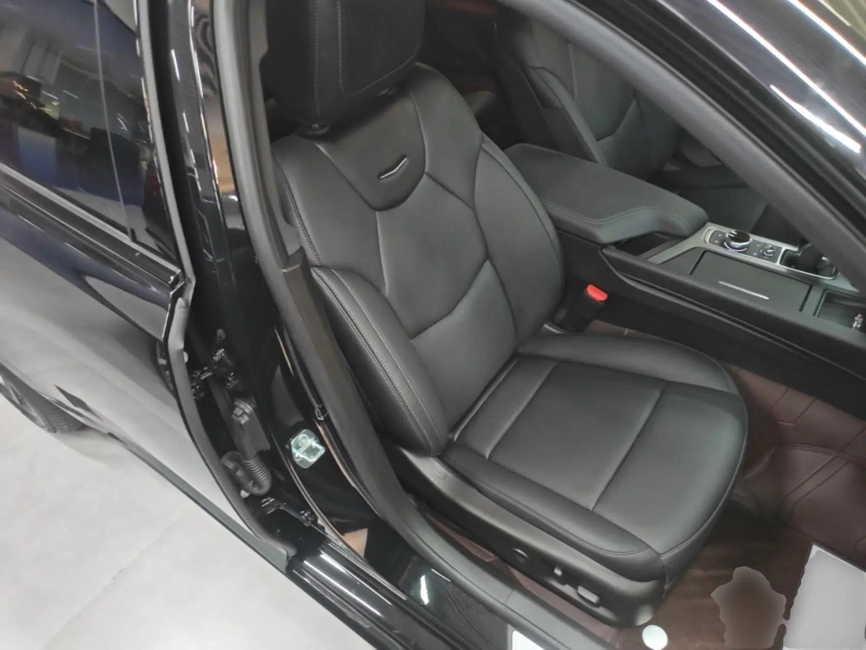 Cadillac CT5 2025 28T Track Performance Edition — миниатюра 23