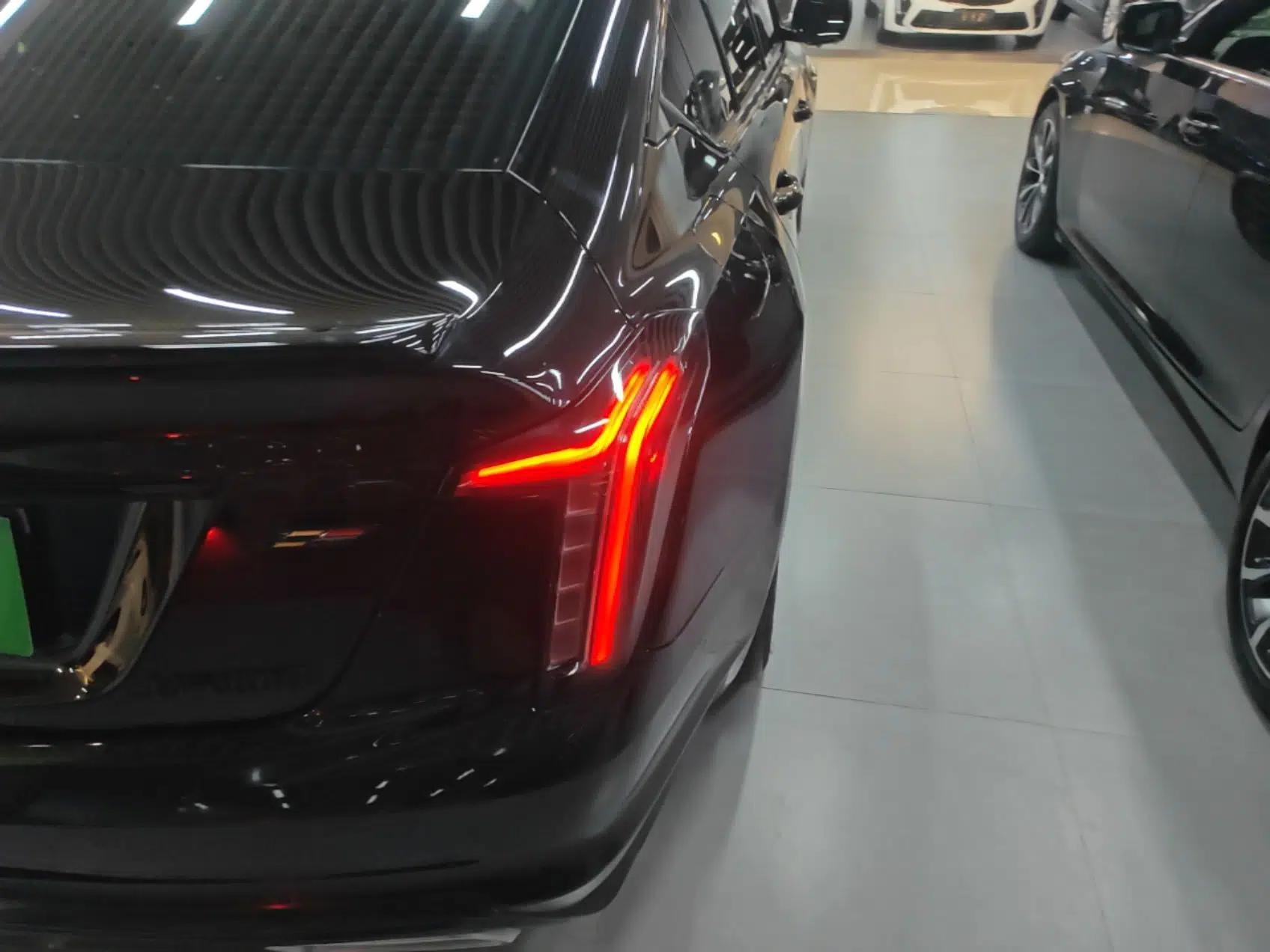 Cadillac CT5 2025 28T Track Performance Edition — миниатюра 7