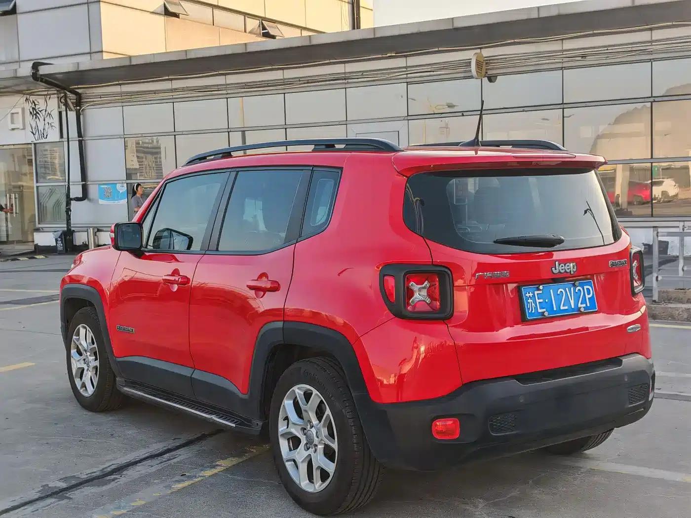 Jeep Renegade 2017 180T Automatic Performance Edition — миниатюра 6