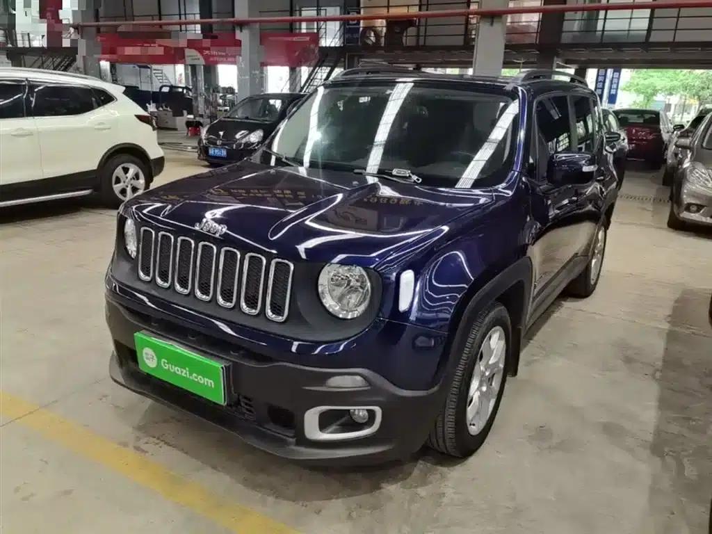 Jeep Renegade 2018 Connected Large Screen Edition 180T Automatic High-Performance Edition — миниатюра 2