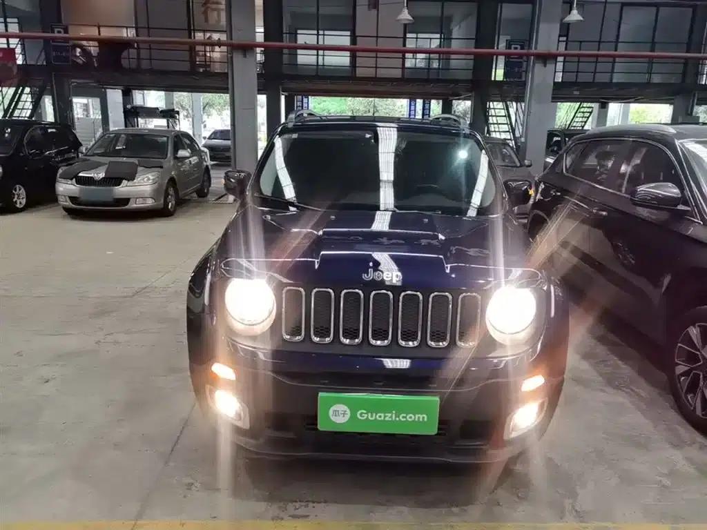 Jeep Renegade 2018 Connected Large Screen Edition 180T Automatic High-Performance Edition — миниатюра 3