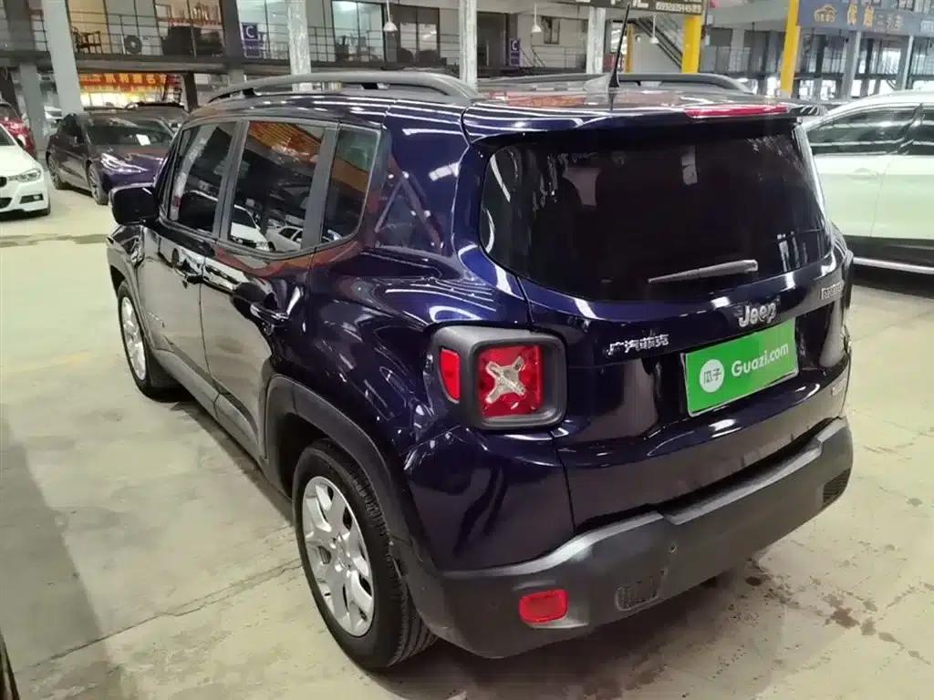Jeep Renegade 2018 Connected Large Screen Edition 180T Automatic High-Performance Edition — миниатюра 5