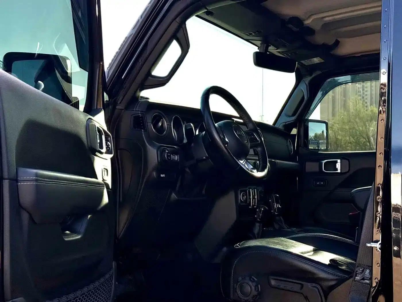 Gladiator 2022 3.6L First Edition — миниатюра 6