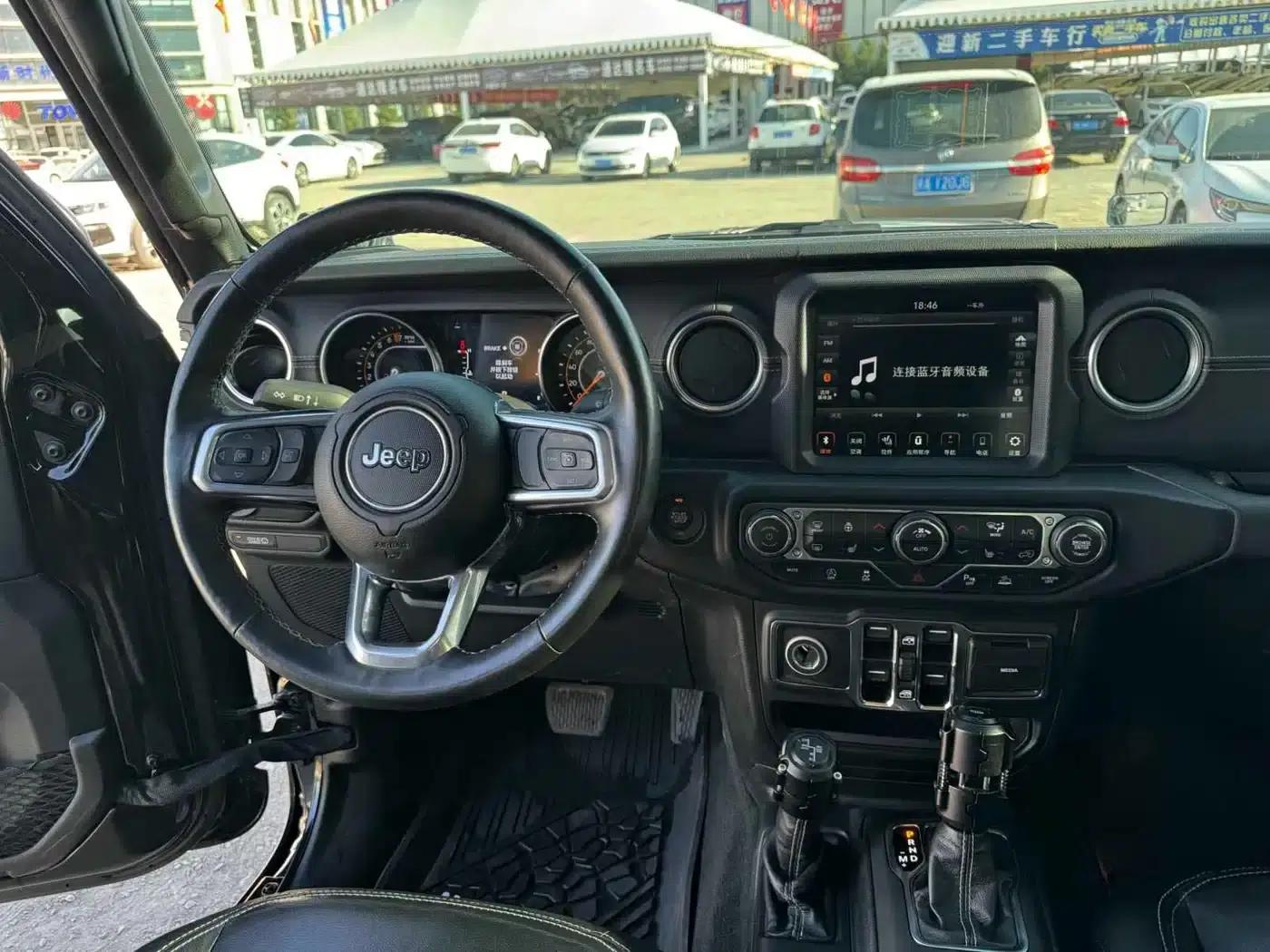 Gladiator 2022 3.6L First Edition — миниатюра 7