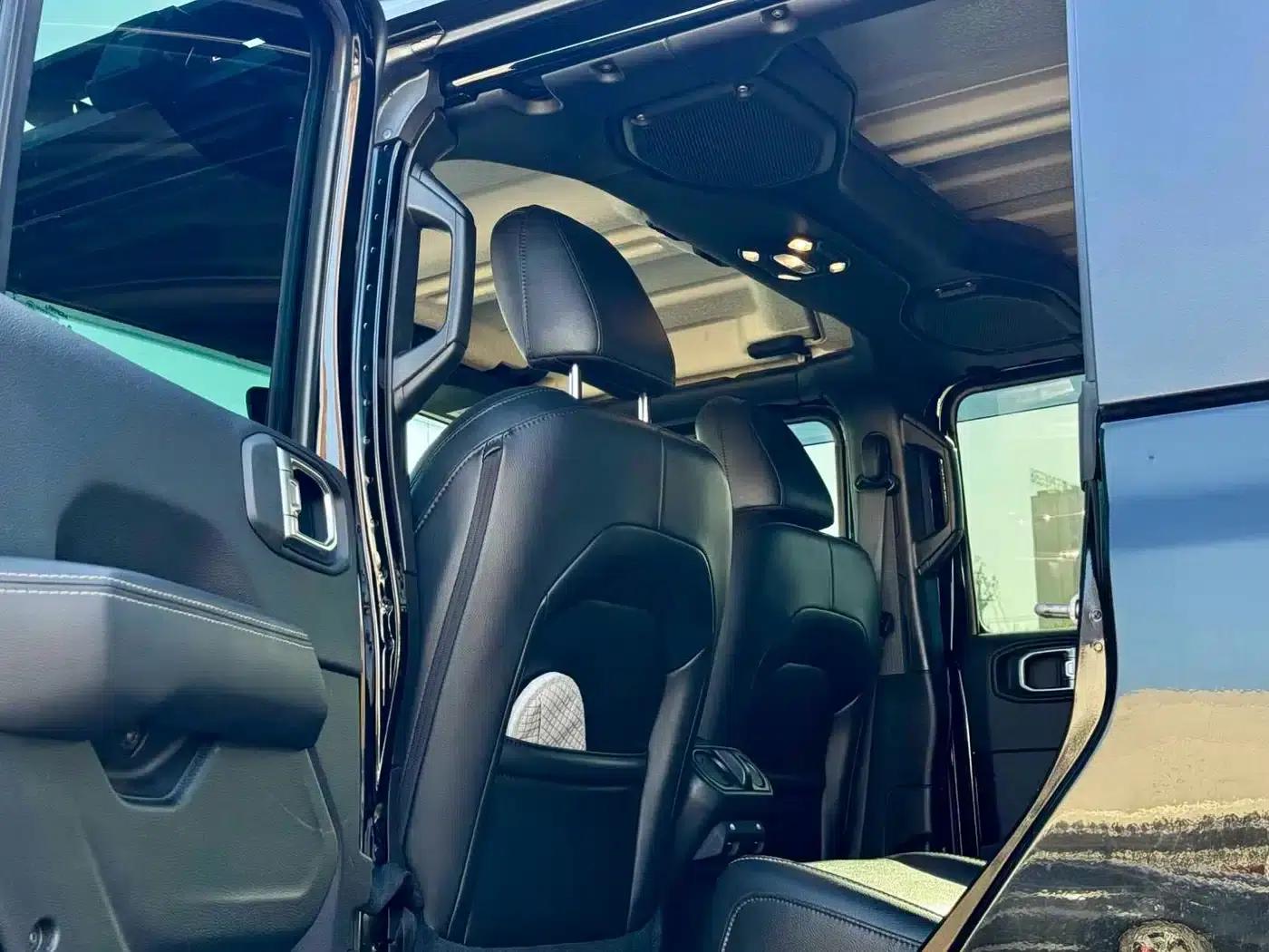 Gladiator 2022 3.6L First Edition — миниатюра 8