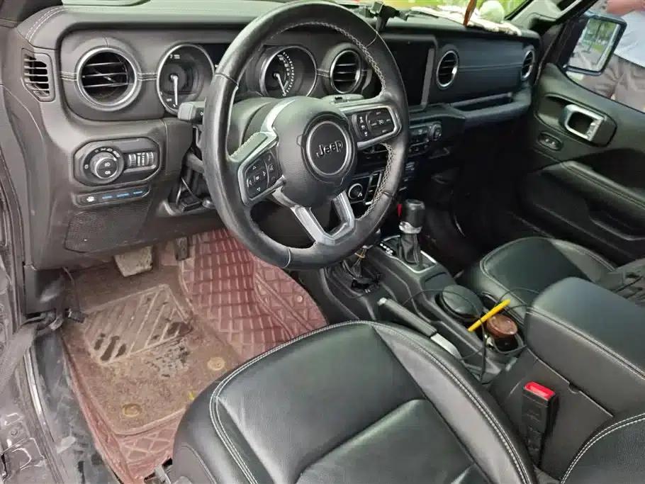 Jeep Wrangler New Energy 2021 Model 4-Door 2.0T 4xe Sahara — миниатюра 12