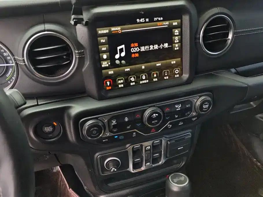 Jeep Wrangler New Energy 2021 Model 4-Door 2.0T 4xe Sahara — миниатюра 13