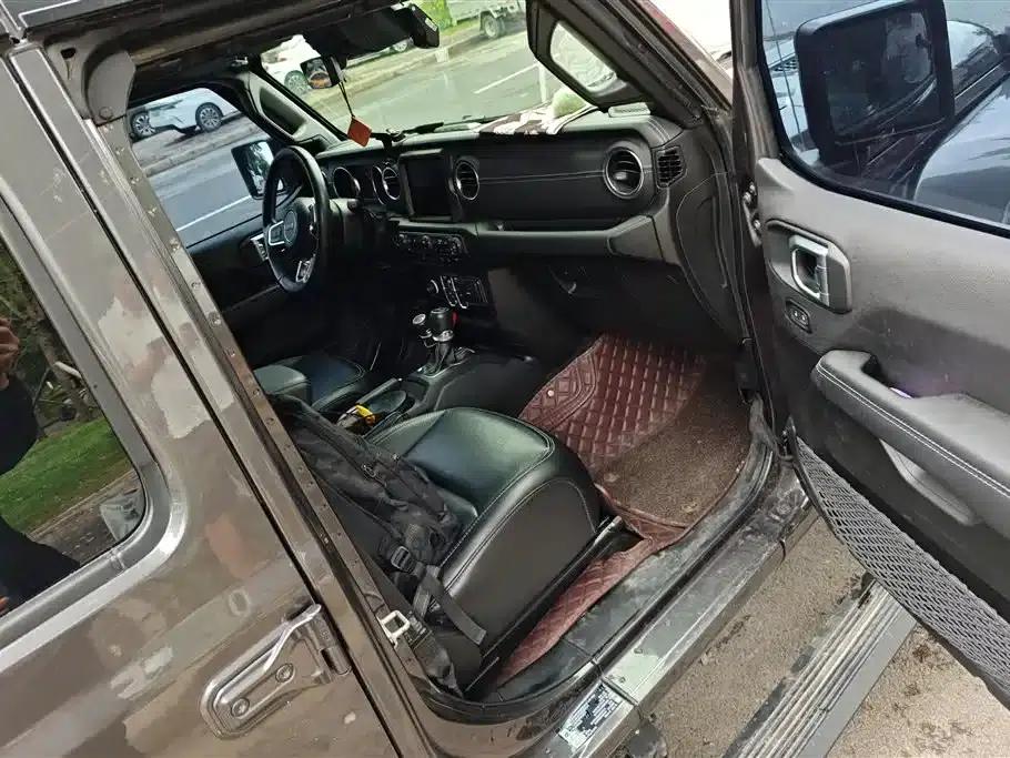 Jeep Wrangler New Energy 2021 Model 4-Door 2.0T 4xe Sahara — миниатюра 8