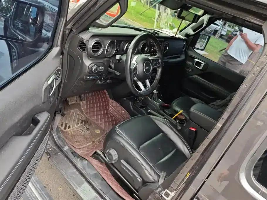 Jeep Wrangler New Energy 2021 Model 4-Door 2.0T 4xe Sahara — миниатюра 9