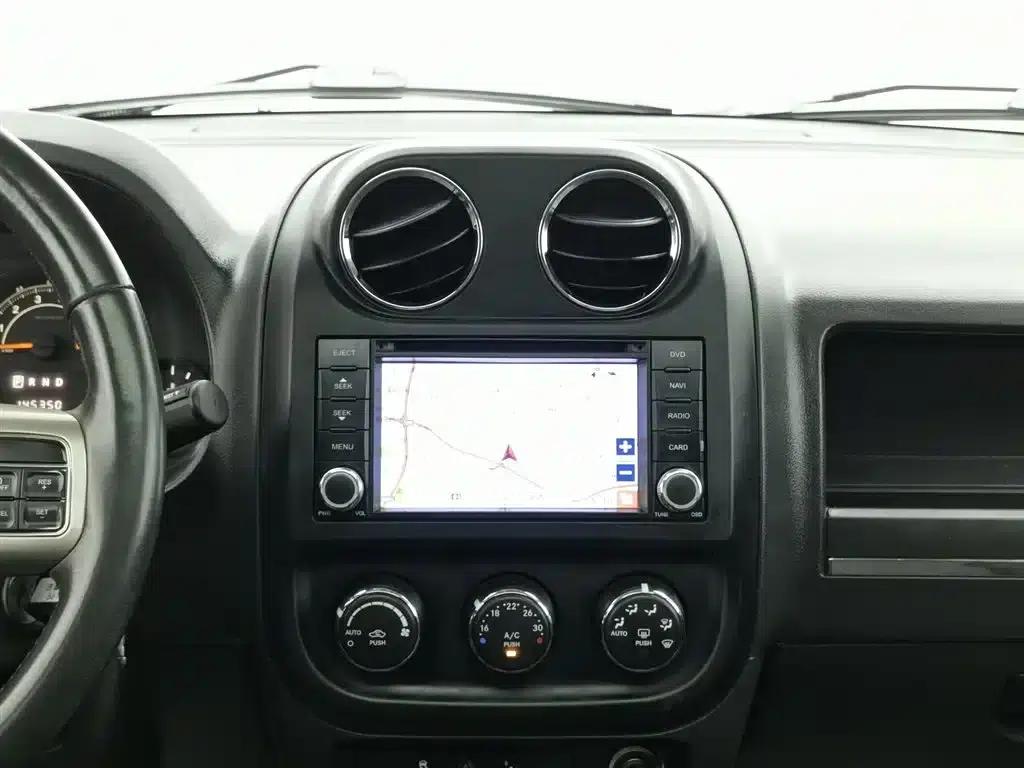 2014 Jeep Compass 2.4L Sport Edition — миниатюра 12