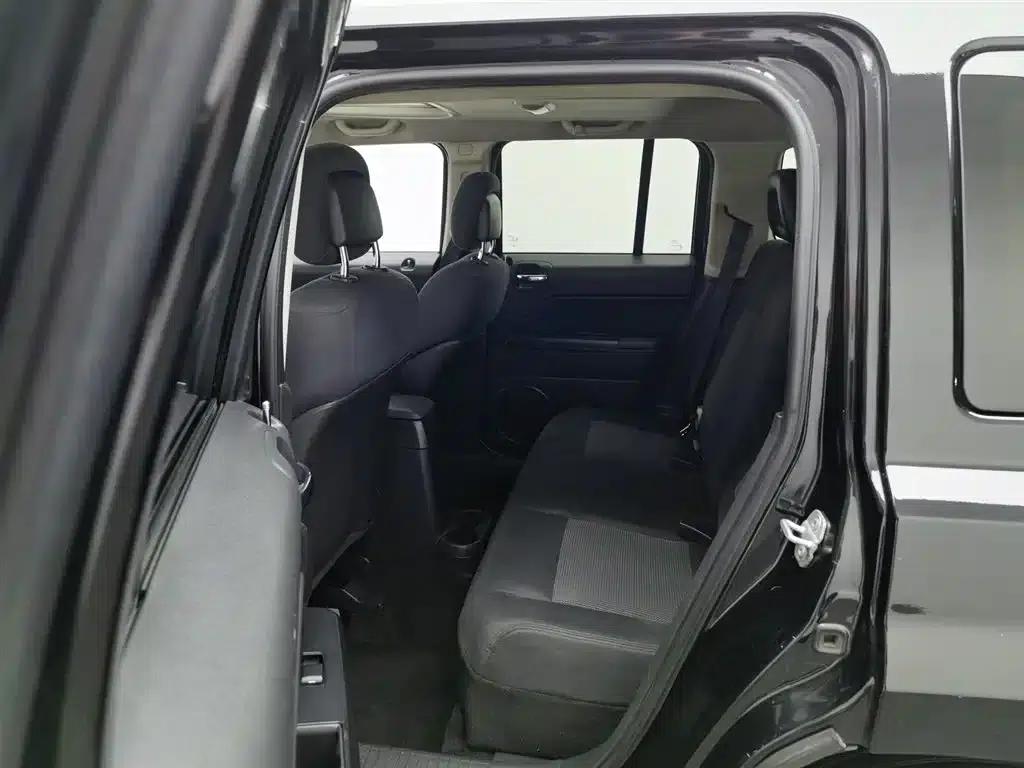 2014 Jeep Compass 2.4L Sport Edition — миниатюра 15