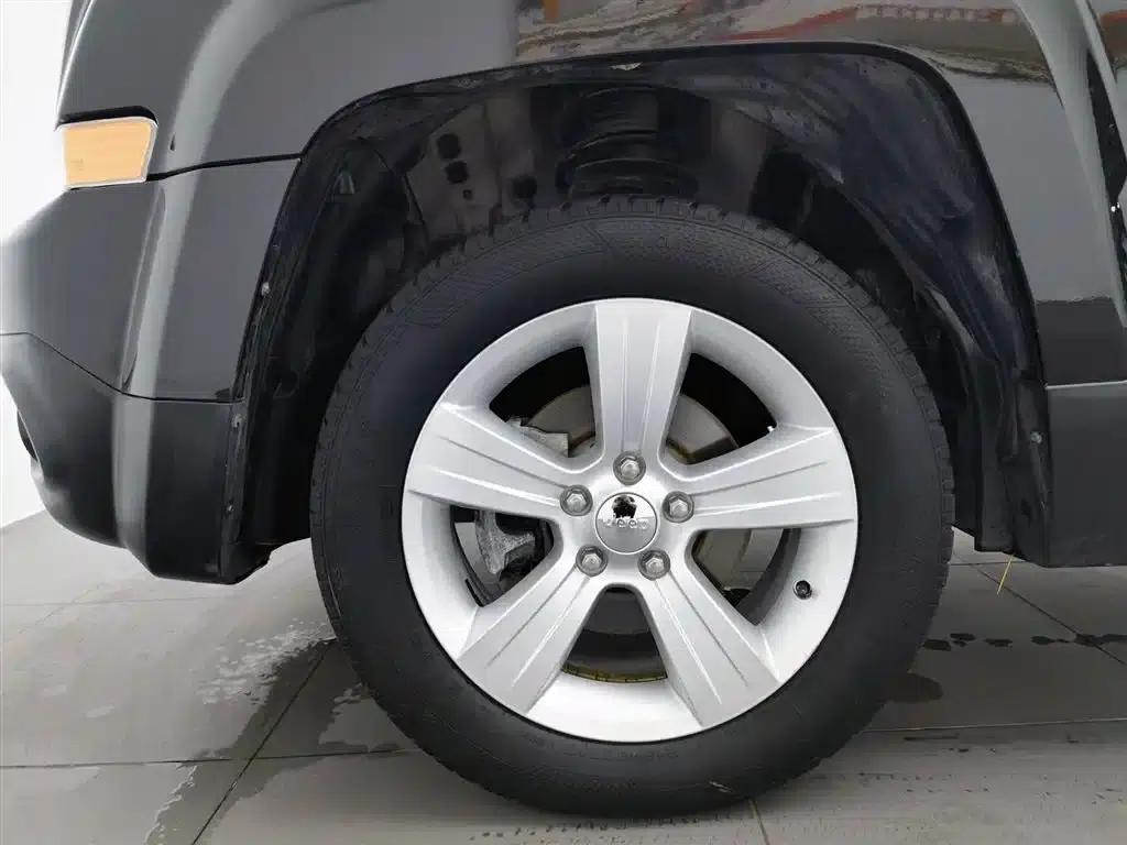 2014 Jeep Compass 2.4L Sport Edition — миниатюра 17