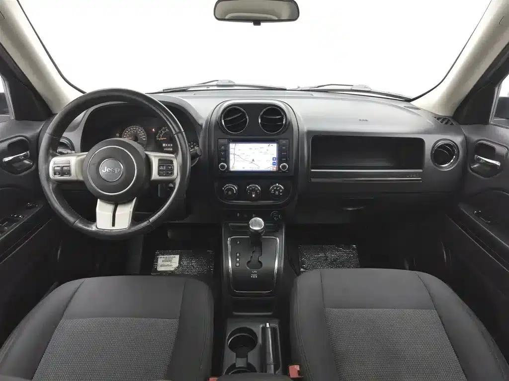 2014 Jeep Compass 2.4L Sport Edition — миниатюра 5