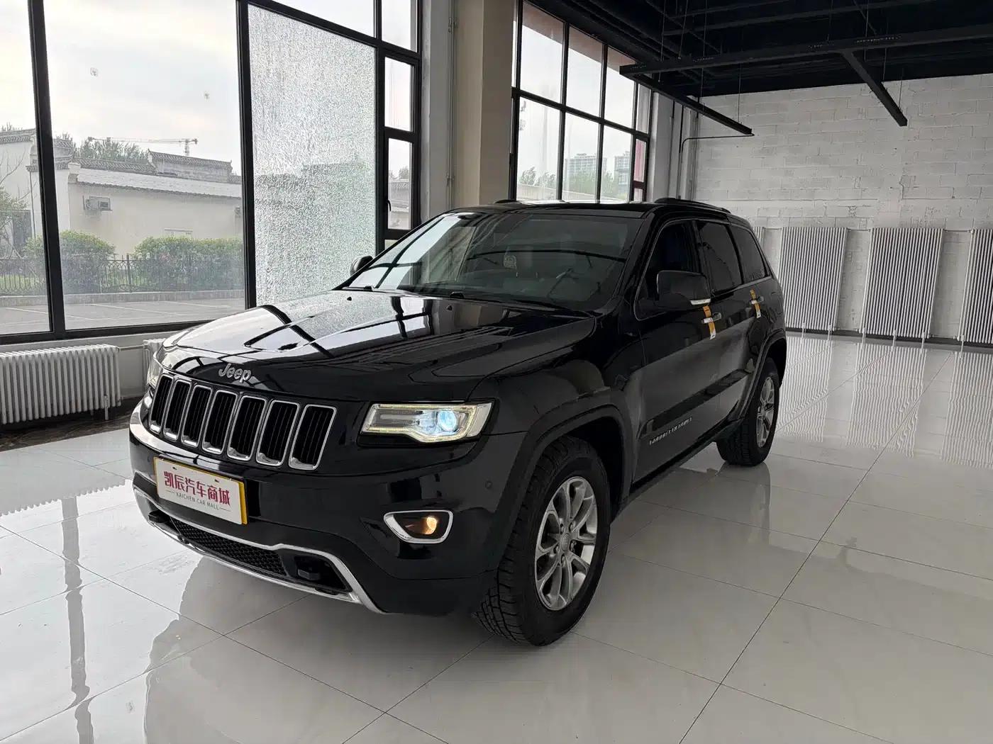 2016 Jeep Grand Cherokee Imported Model 3.0L Comfort Navigation Edition — миниатюра 1