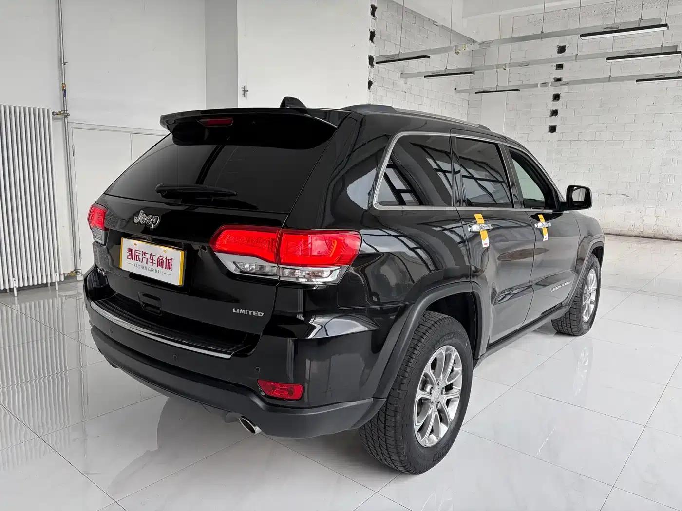 2016 Jeep Grand Cherokee Imported Model 3.0L Comfort Navigation Edition — миниатюра 7