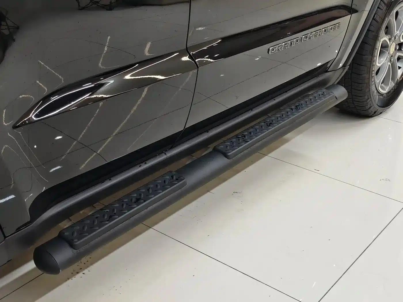 2020 Jeep Grand Cherokee Imported Model 3.6L Elite Navigation Edition — миниатюра 20