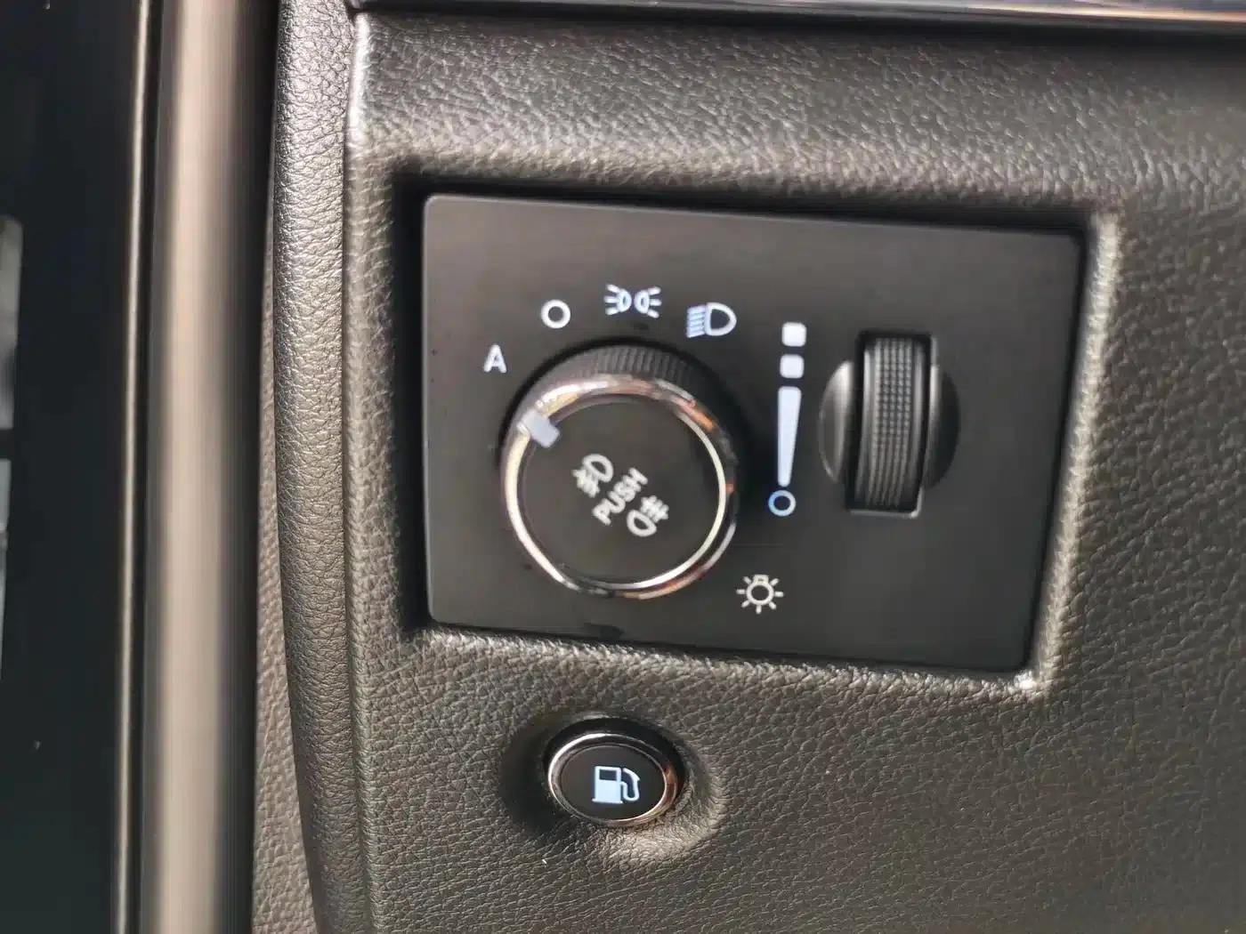 2020 Jeep Grand Cherokee Imported Model 3.6L Elite Navigation Edition — миниатюра 8