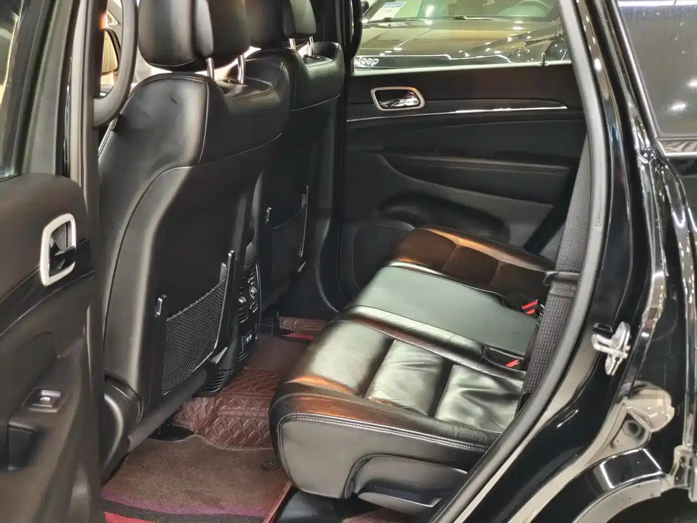 2020 Jeep Grand Cherokee Imported Model 3.6L Elite Navigation Edition — миниатюра 10