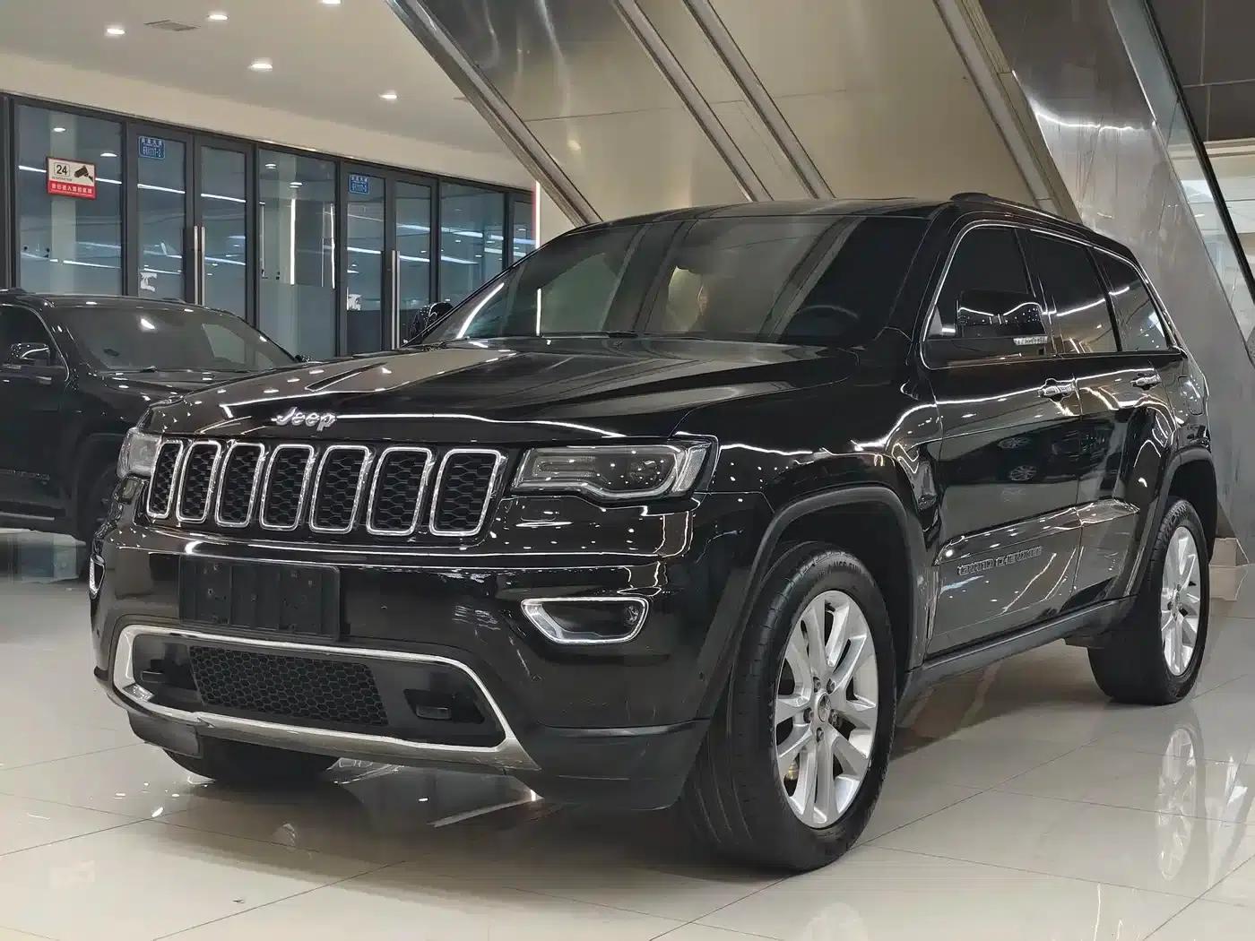2017 Jeep Grand Cherokee Imported Model 3.0L Comfort Navigation Edition — миниатюра 1
