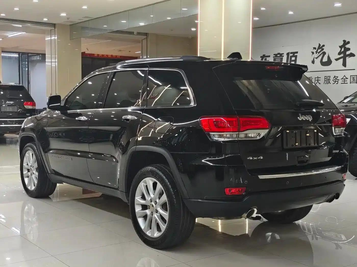 2017 Jeep Grand Cherokee Imported Model 3.0L Comfort Navigation Edition — миниатюра 15