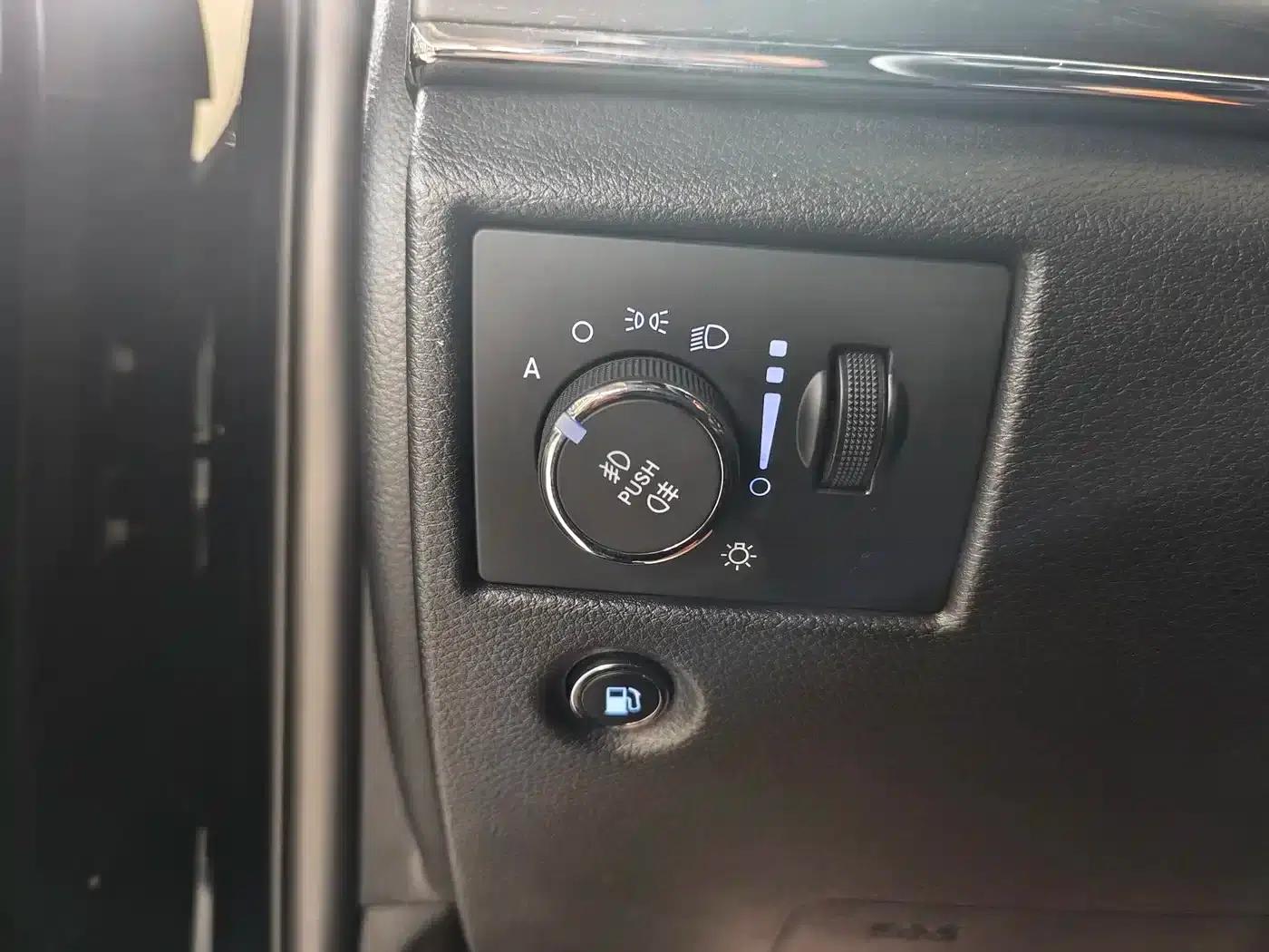 2017 Jeep Grand Cherokee Imported Model 3.0L Comfort Navigation Edition — миниатюра 7