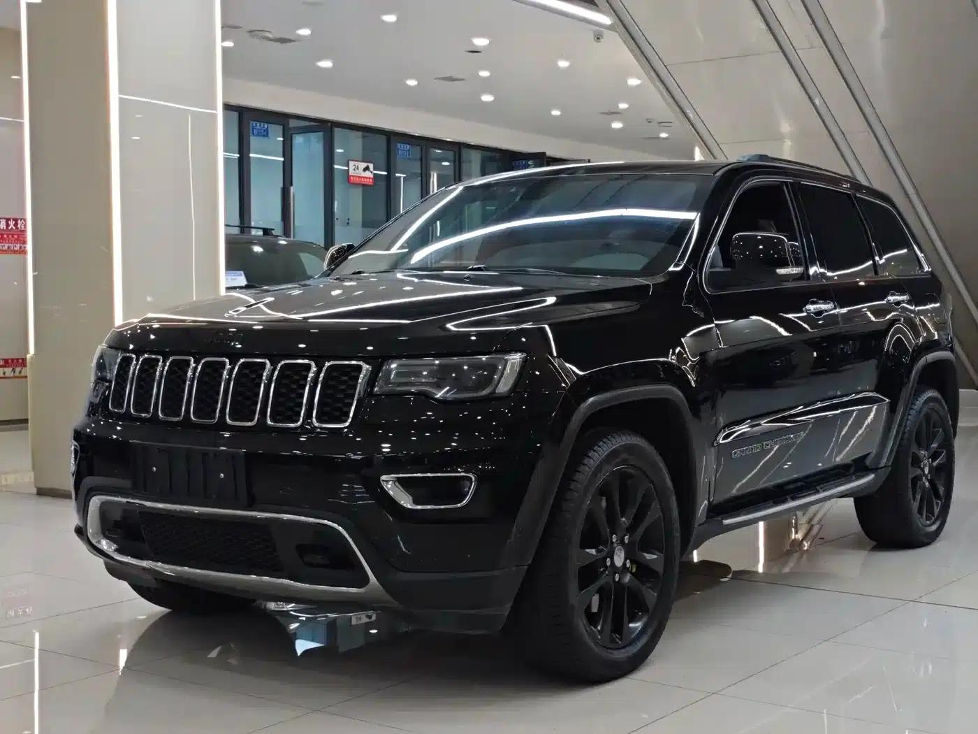 2017 Jeep Grand Cherokee Imported Model 3.0L Comfort Navigation Edition — миниатюра 1