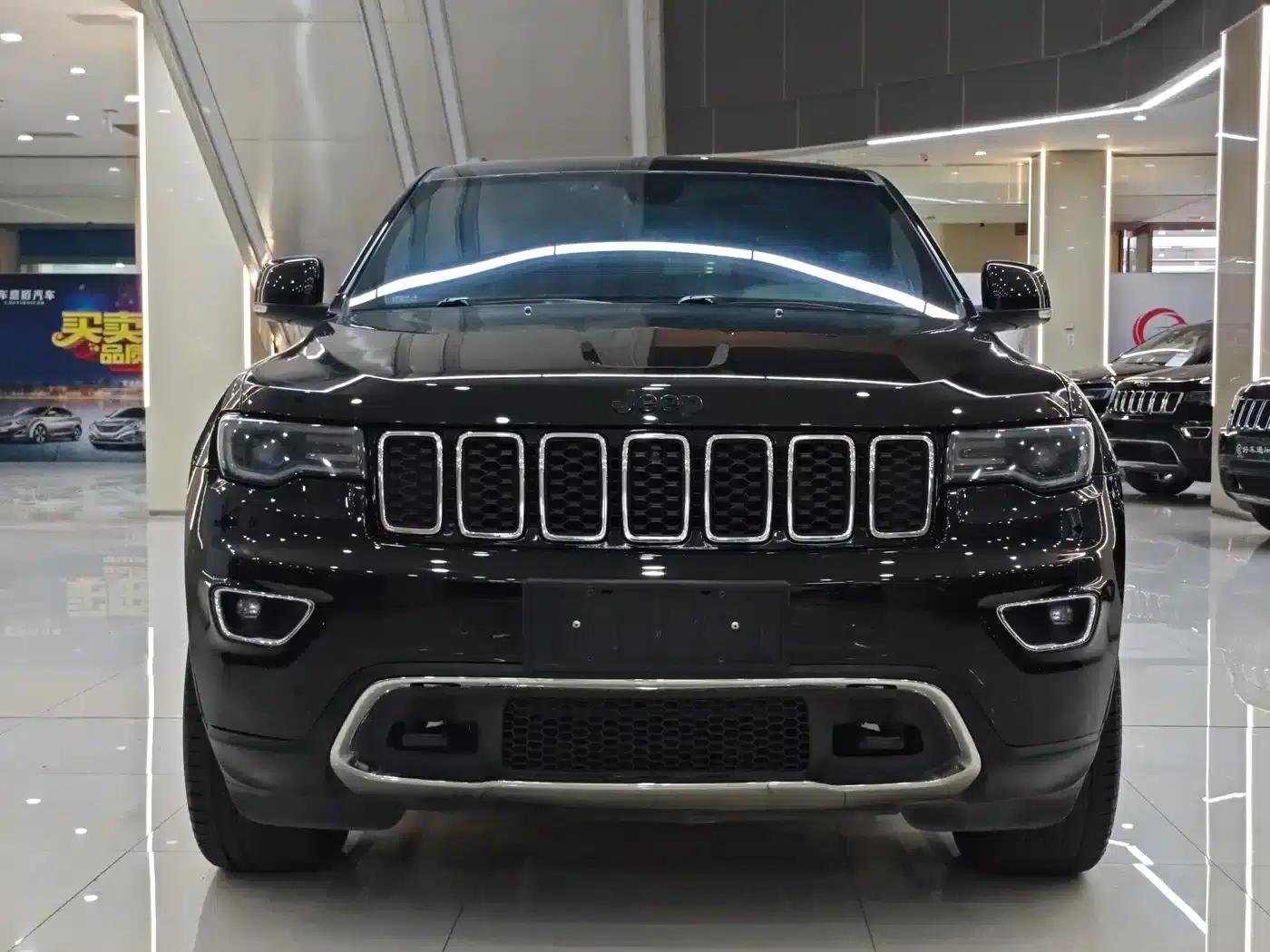 2017 Jeep Grand Cherokee Imported Model 3.0L Comfort Navigation Edition — миниатюра 2