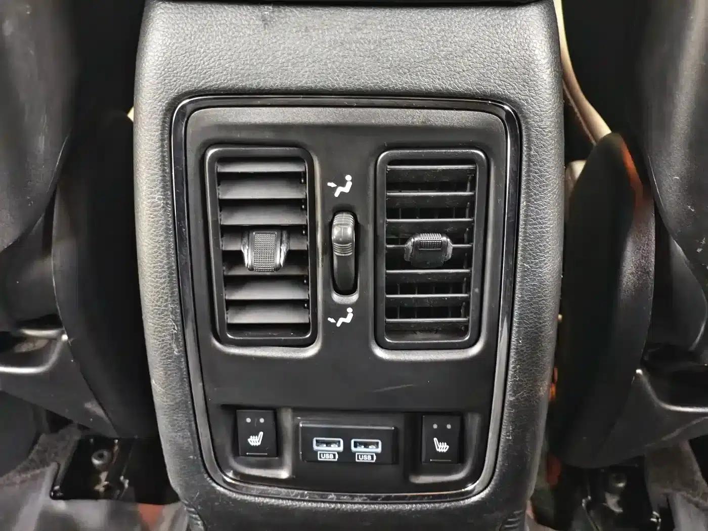 2017 Jeep Grand Cherokee Imported Model 3.0L Comfort Navigation Edition — миниатюра 14
