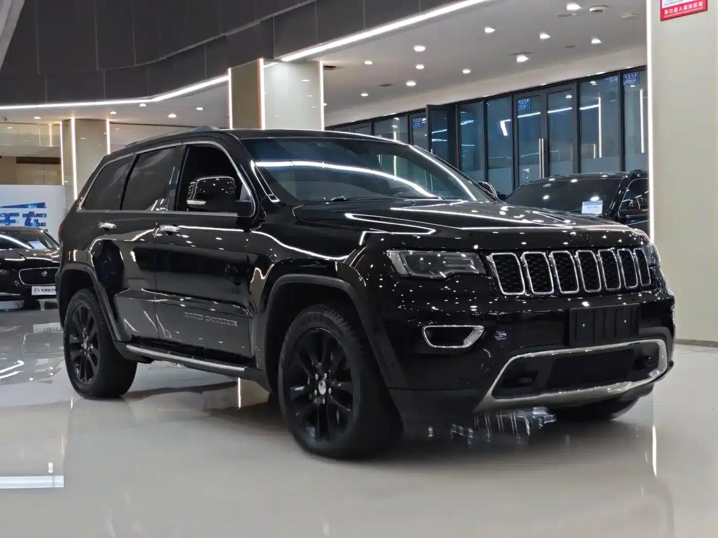 2017 Jeep Grand Cherokee Imported Model 3.0L Comfort Navigation Edition — миниатюра 3