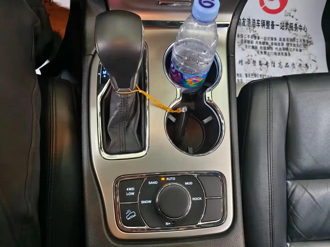 2017 Jeep Grand Cherokee Imported Model 3.0L Comfort Navigation Edition — миниатюра 9