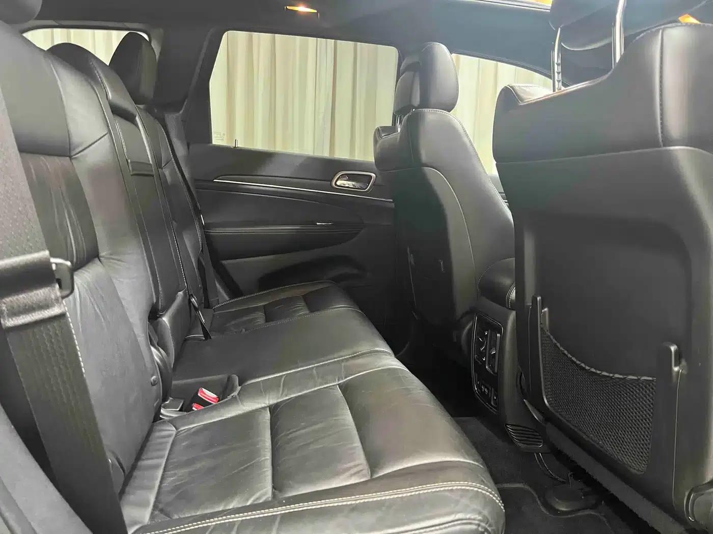 2014 Jeep Grand Cherokee Imported Model 3.0L Comfort Navigation Edition — миниатюра 24