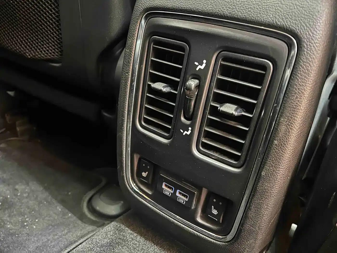 2014 Jeep Grand Cherokee Imported Model 3.0L Comfort Navigation Edition — миниатюра 29