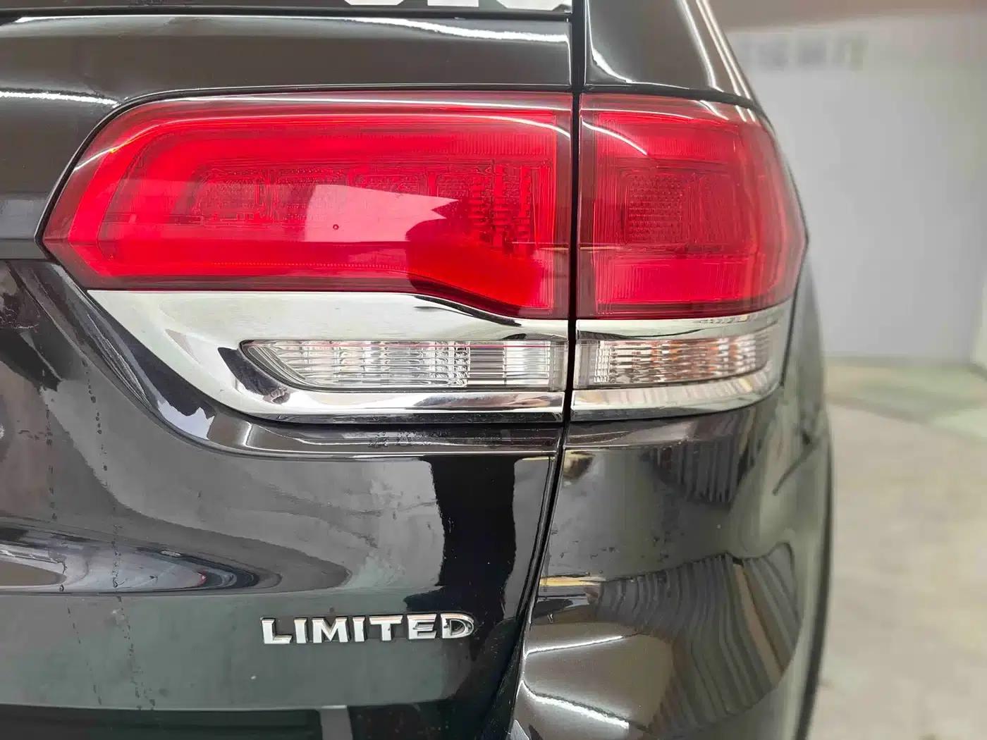 2014 Jeep Grand Cherokee Imported Model 3.0L Comfort Navigation Edition — миниатюра 35