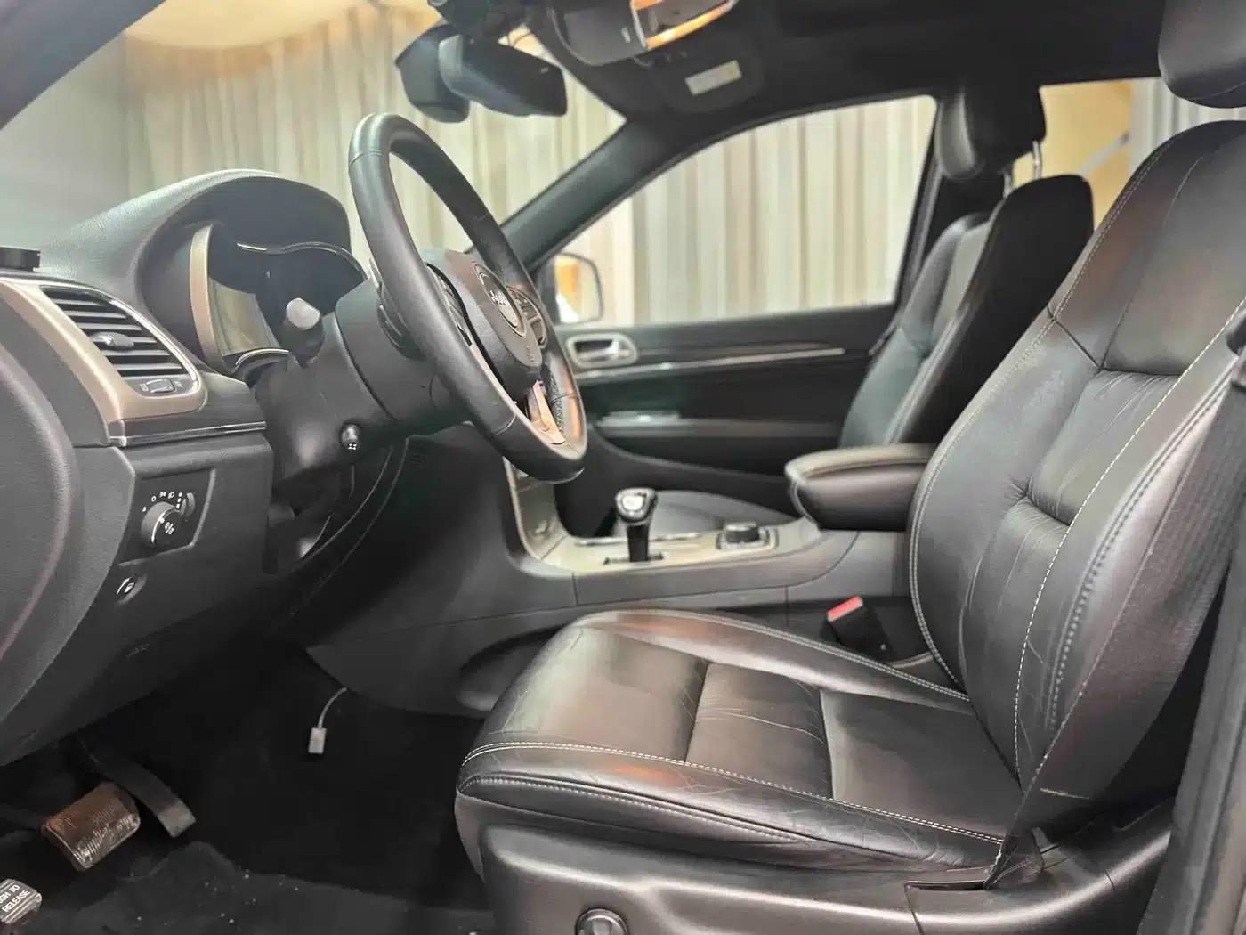 2014 Jeep Grand Cherokee Imported Model 3.0L Comfort Navigation Edition — миниатюра 9