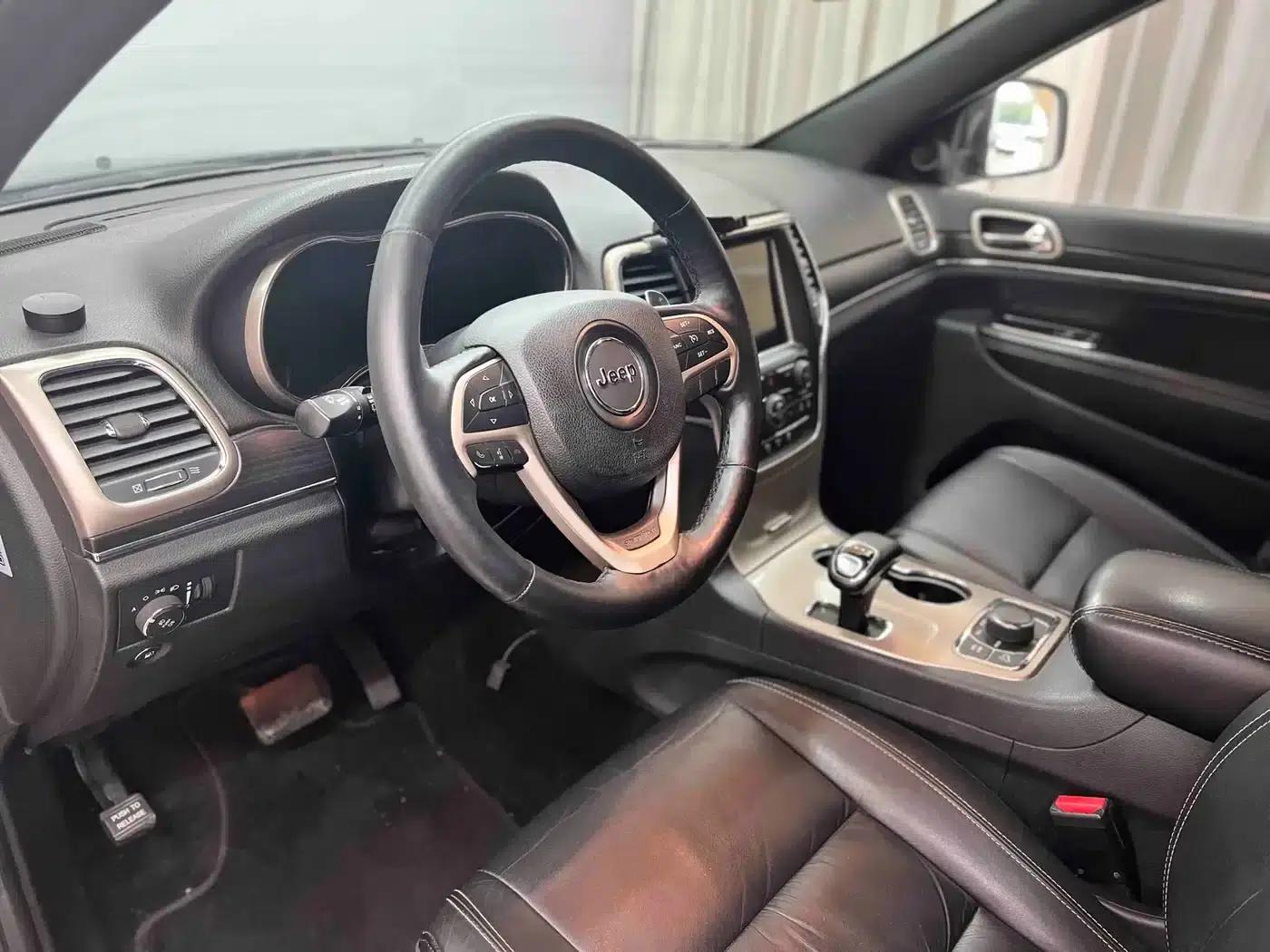2014 Jeep Grand Cherokee Imported Model 3.0L Comfort Navigation Edition — миниатюра 10