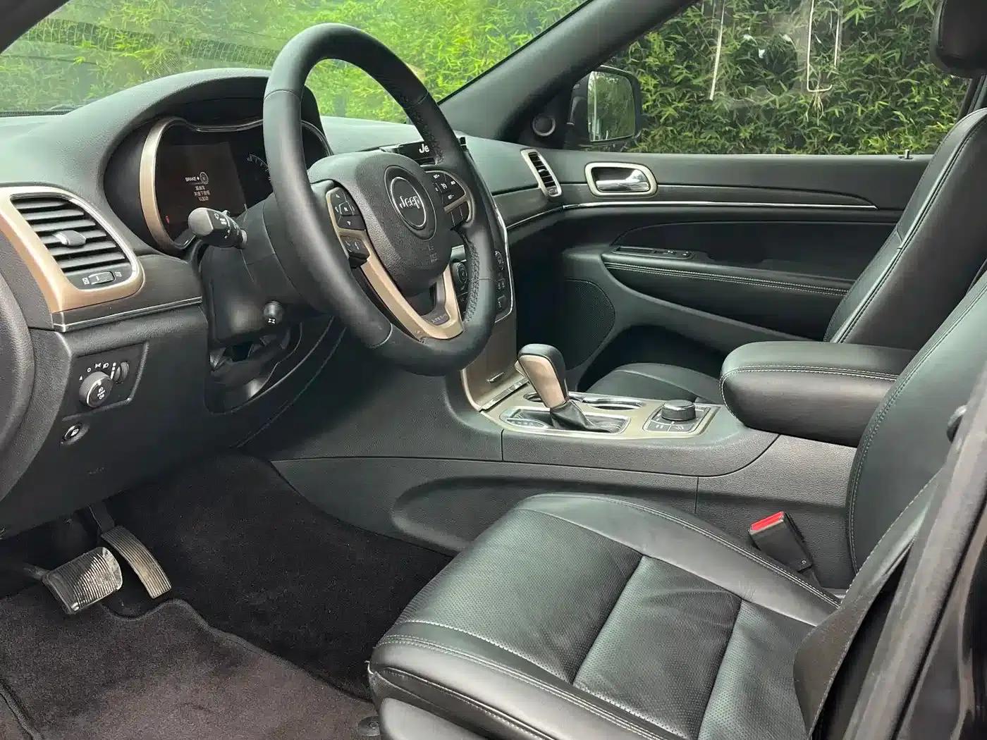 2016 Jeep Grand Cherokee 3.0L Elite Navigation Edition (Imported) — миниатюра 4