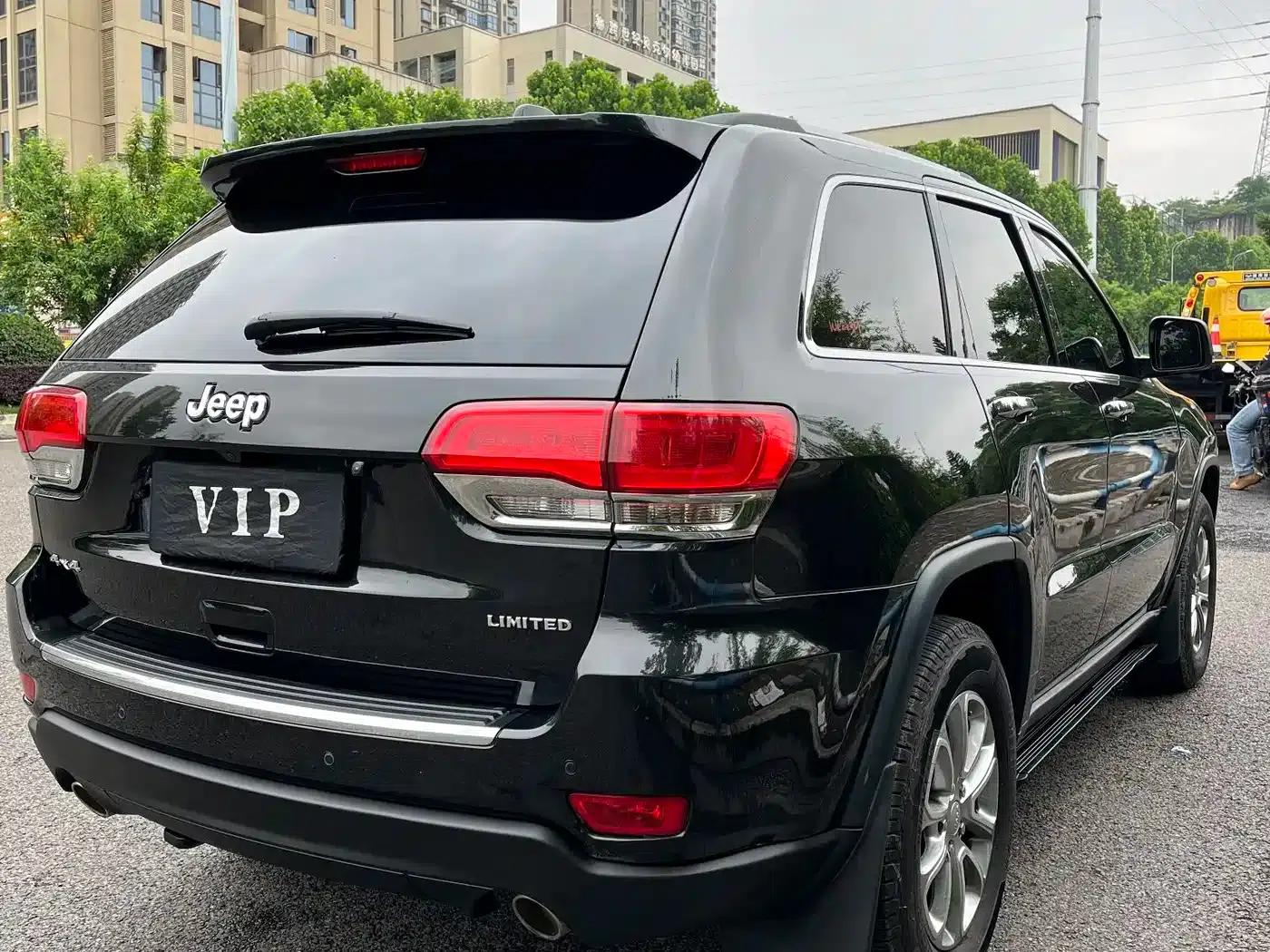 2016 Jeep Grand Cherokee 3.0L Elite Navigation Edition (Imported) — миниатюра 9