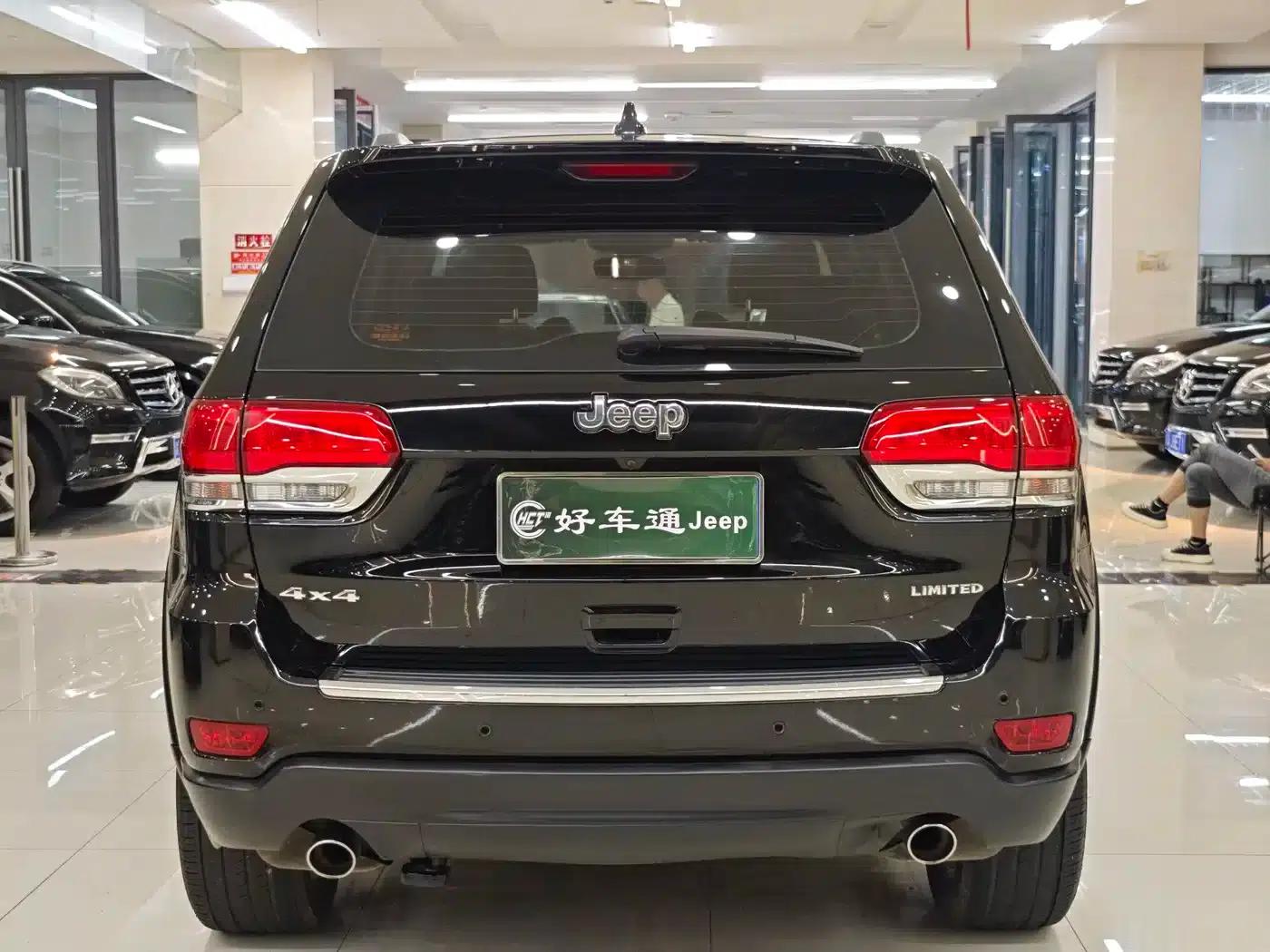 2017 Jeep Grand Cherokee Imported Model 3.0L Comfort Navigation Edition — миниатюра 19