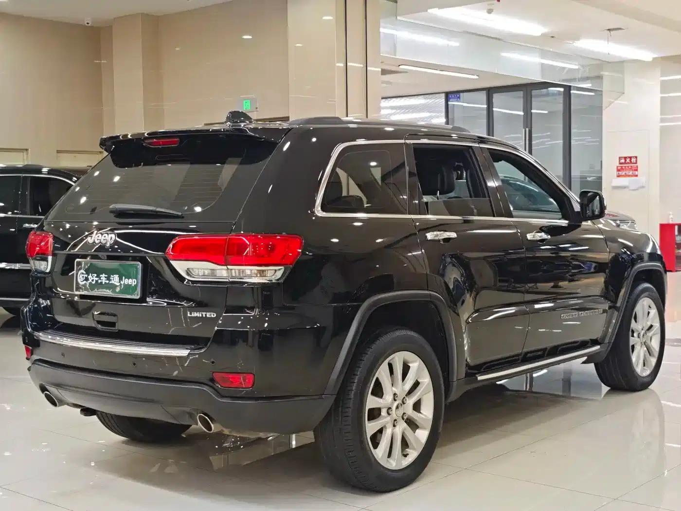 2017 Jeep Grand Cherokee Imported Model 3.0L Comfort Navigation Edition — миниатюра 20