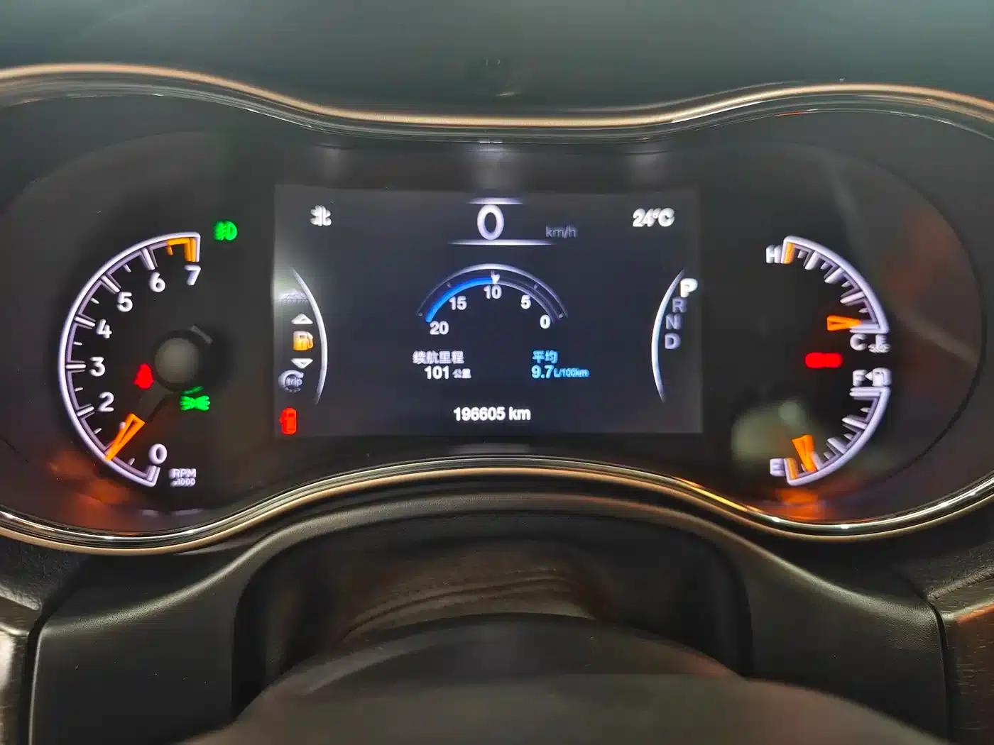 2017 Jeep Grand Cherokee Imported Model 3.0L Comfort Navigation Edition — миниатюра 6