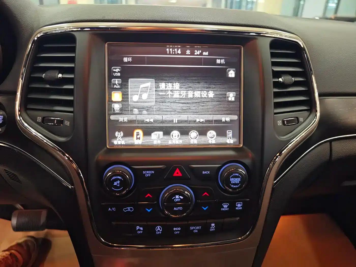 2017 Jeep Grand Cherokee Imported Model 3.0L Comfort Navigation Edition — миниатюра 7